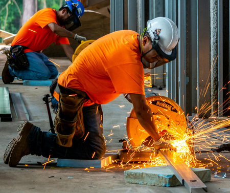 Munkaruházat mindenkinek a Berb.hu-n - Berb Szerszám