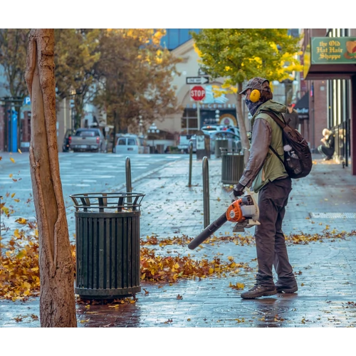 Milyen munkaruhák és munkavédelmi felszerelések szükségesek az őszi munkákhoz?
